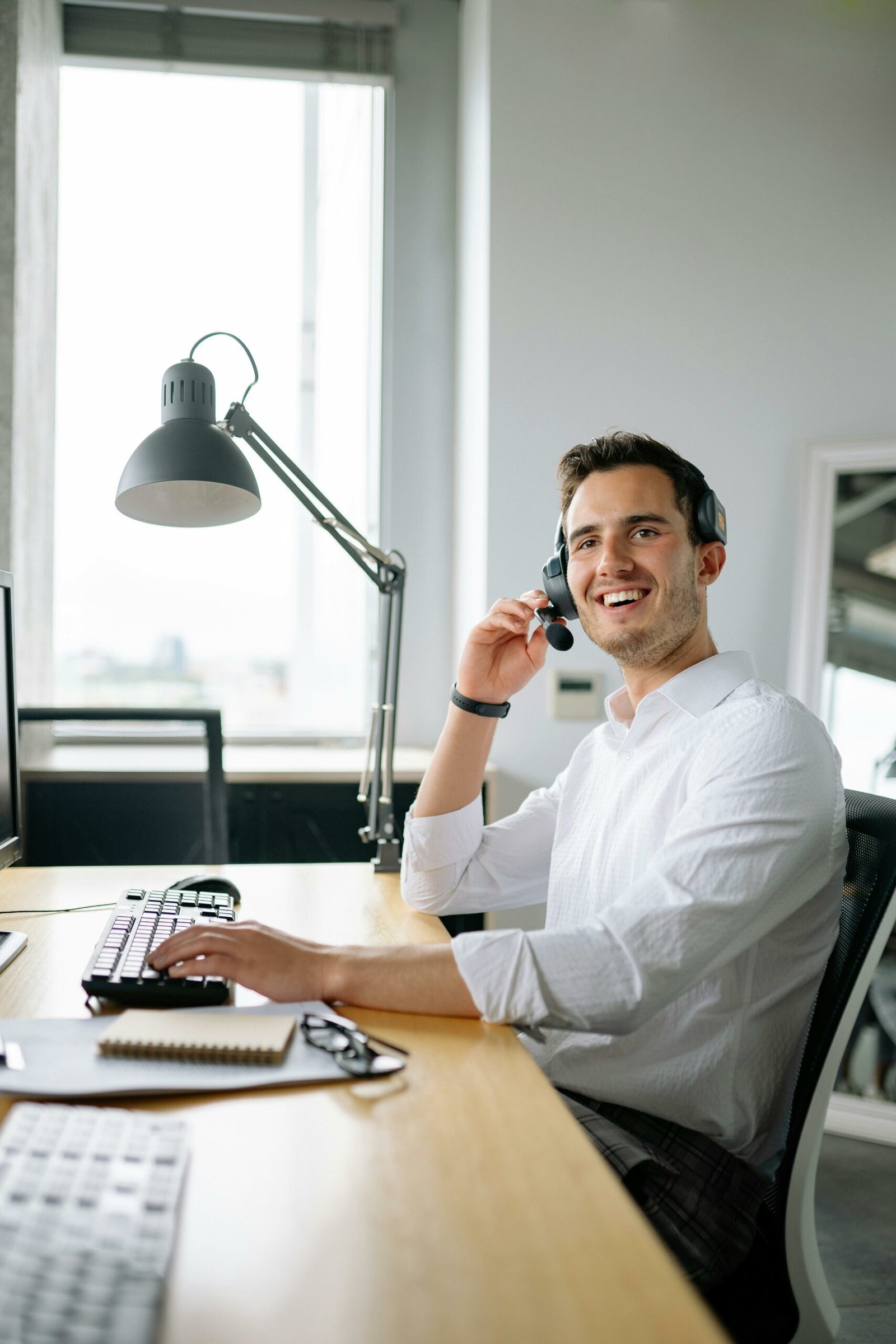 Advisor giving debt help over the phone